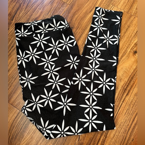 Lularoe leggings - Picture 6 of 7